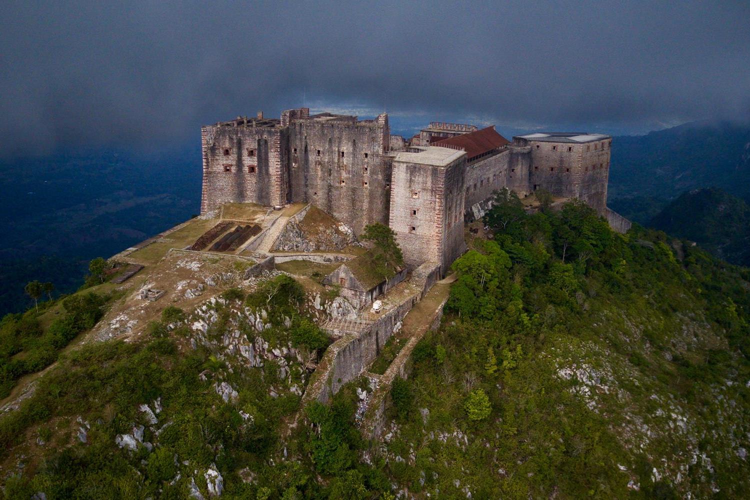 Instruction CiviqueEtMorale🇭🇹 on X: La citadelle Laferrière, Haiti 🇭🇹  Dans le Département du Nord,à Milot. la citadelle une merveille  architecturale du monde. Un endroit à visiter. EN #HAÏTI 🇭🇹   / X
