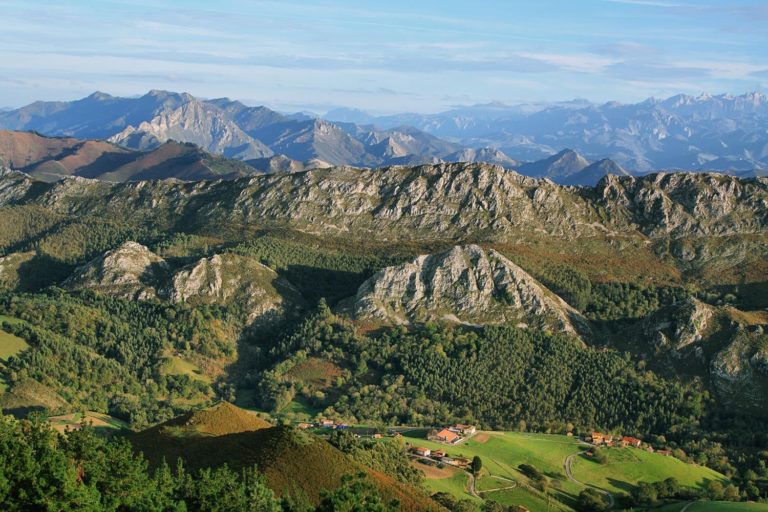 Spain Asturias Picos De Europa Bgd5lht